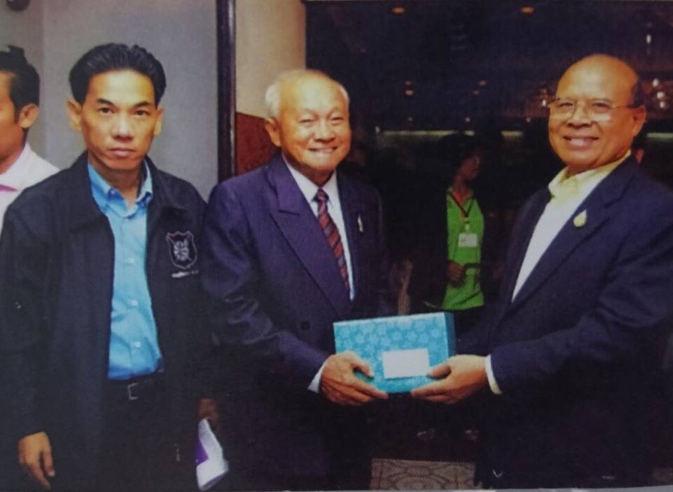 พล.ต.อ.สุนทร ซ้ายขวัญ (อดีตรักษาการผบ.ตร.)ให้เกียรติมาร่วมแสดงความยินดีทุกปีในโอกาสครบรอบนิตยสาร"จักรวาลตำรวจ"