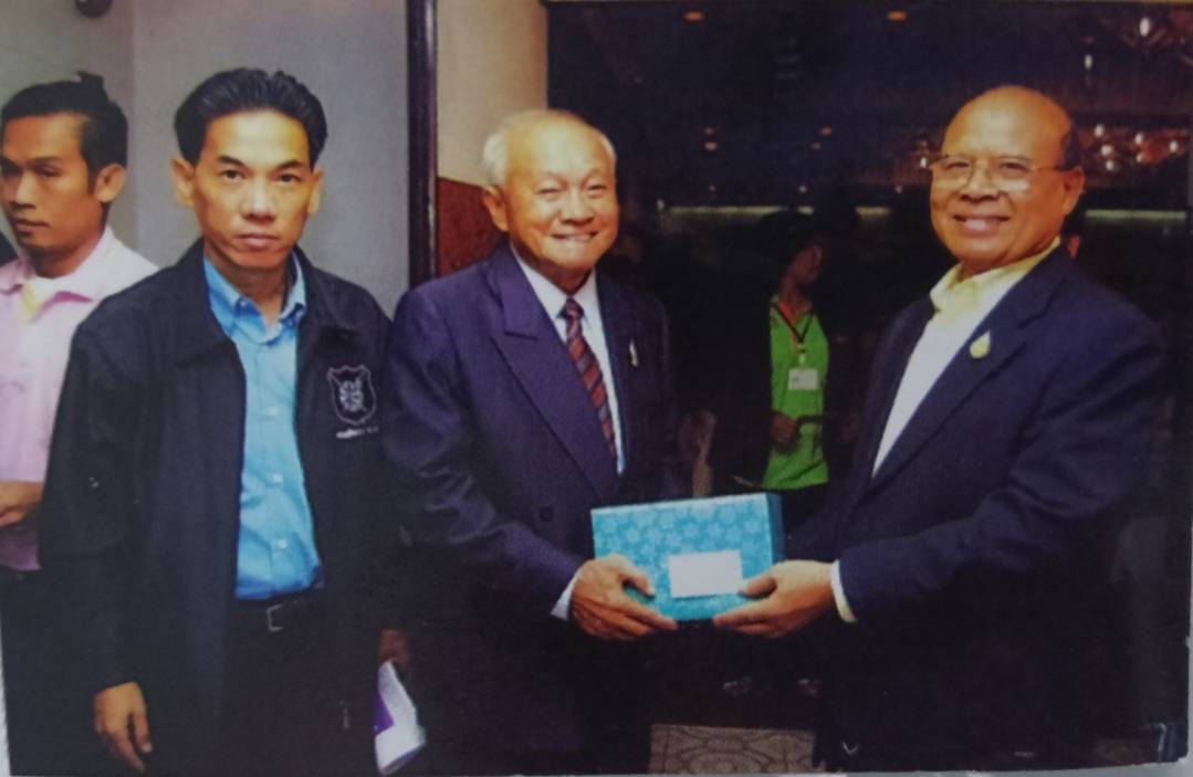 พล.ต.อ.สุนทร ซ้ายขวัญ (อดีตรักษาการผบ.ตร.)ให้เกียรติมาร่วมแสดงความยินดีทุกปีในโอกาสครบรอบนิตยสาร